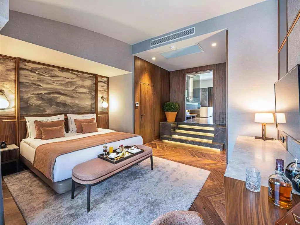 RIXOS SUNGATE